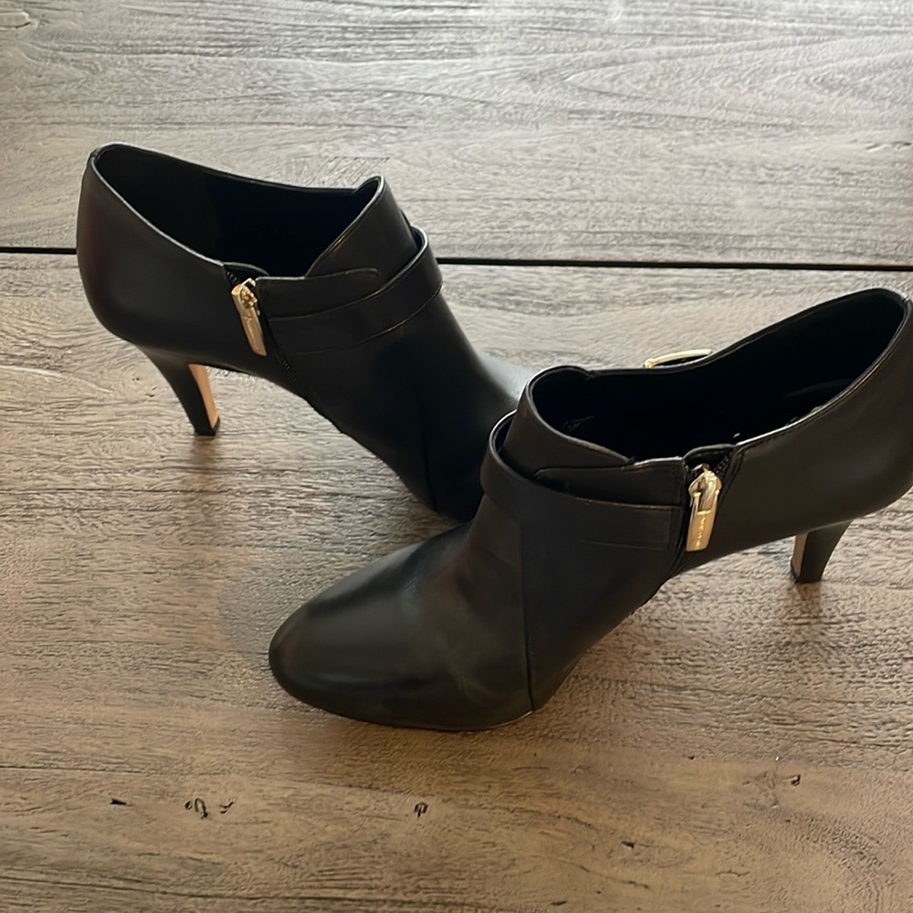 Vince Camuto VONILESA Black Silky Leather Buckle Low-Cut Booties Boots